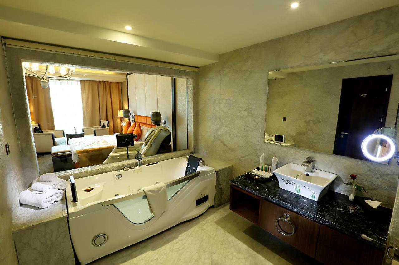 The Panache Hotel Patna  Kültér fotó